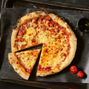 Pizza vera Napoli Ø 28cm Pizza vera Napoli Ø 28cm