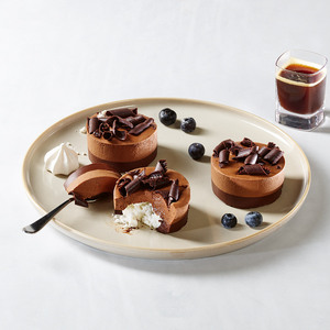 Dessert Schokolade und Meringue Ø 7cm Dessert Schokolade und Meringue Ø 7cm