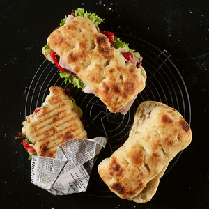 Sandwich-Focaccia, geschnitten ca. 16cm Sandwich-Focaccia, geschnitten ca. 16cm